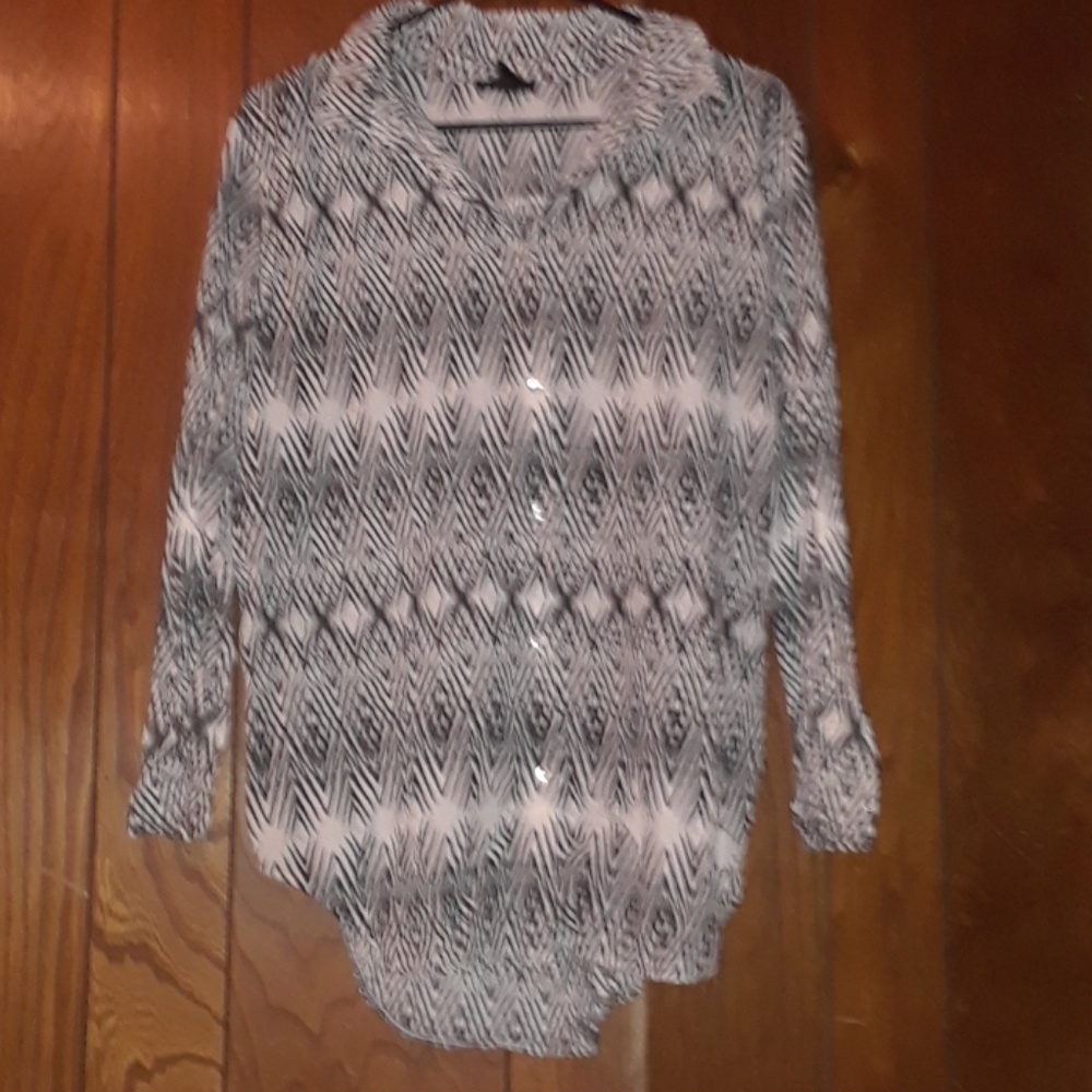H&M long sleeved button down shirt